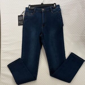 Elegant Indigo Women's Skinny Jeans